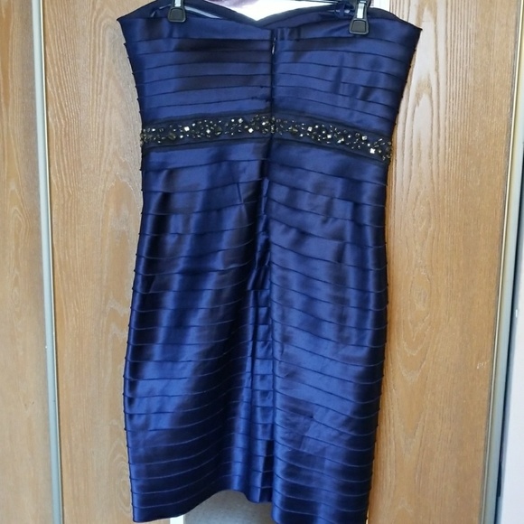 BCBG MAXAZRIA Sapphire Sweetheart Bandage Dress - Picture 2 of 4